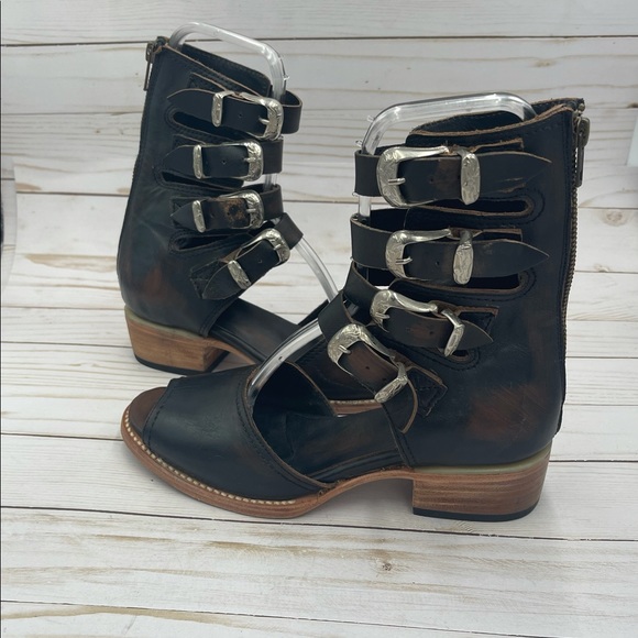 Freebird by Steven Shoes - Freebird Size 8 Pilar Multi Strap Sandals Buckle Brown Leather HTF Zip Back